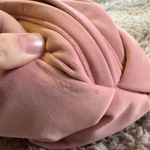 lululemon athletica feeling ready pouch - 3.5L, velour in pink pastel - Picture 4 of 8